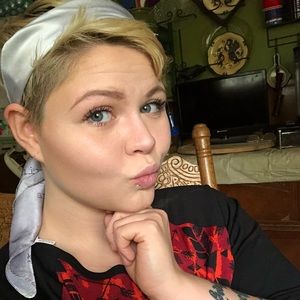 Meet your Posher, Allison